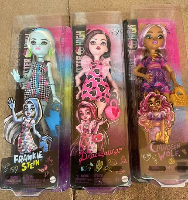 MONSTER HIGH-ΚΟΥΚΛΕΣ (3σχεδια)