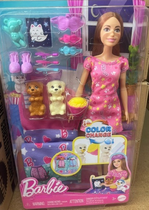 BARBIE SLEEPOVER ΜΕ ΚΟΥΤΑΒΑΚΙΑ