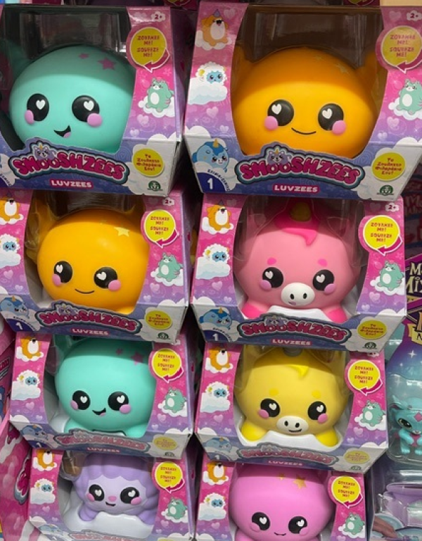 SMOOSHZEES CUTEZEES 10 ΧΑΡΑΚΤΗΡΕΣ 9εκ.-ΣΤΑΝΤ 12τεμ.(ΚΙΝΑ)